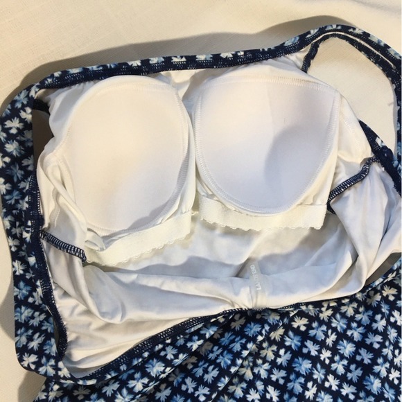 NWOT Lands' End Classic Built in Bra One Piece Swim Suit - Picture 3 of 9